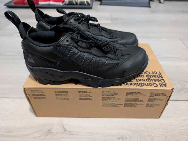 DS Nike Black ACG Air Mada - Size 8