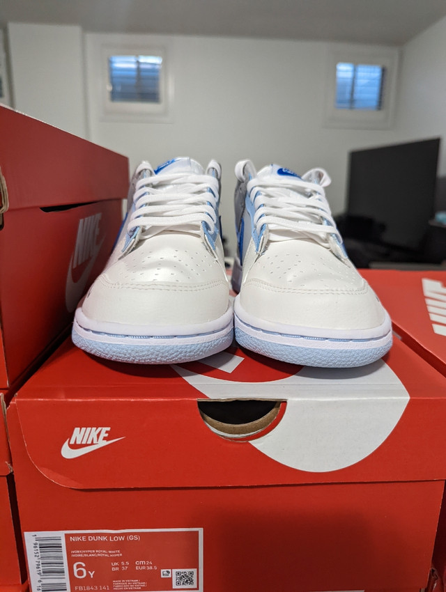 DS Nike "Ivory Hyper Royal" Dunk Low - Size 6Y - photo 2