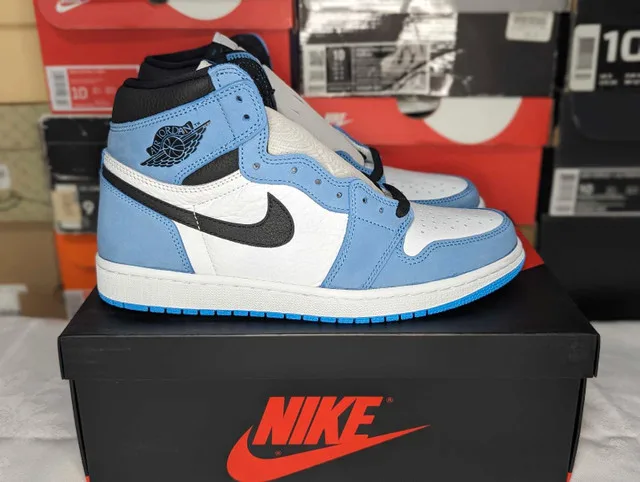 DS Jordan "UNC" 1 OG High (2015) - Size 9.5 thumbnail