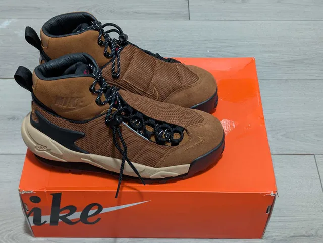 Nike Magmascape SP - Size 9 thumbnail