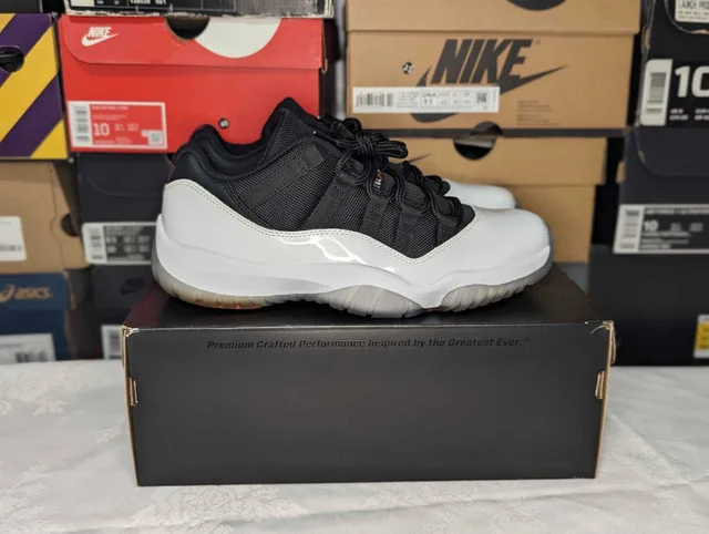 DS Jordan "Reverse Concord" 11 Low - Size 8.5 thumbnail