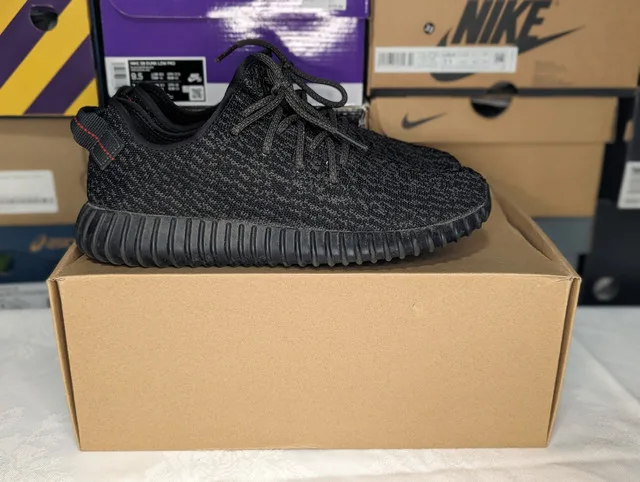 VNDS Adidas "Pirate Black" Yeezy Boost 350 - Size 9 (2015) thumbnail