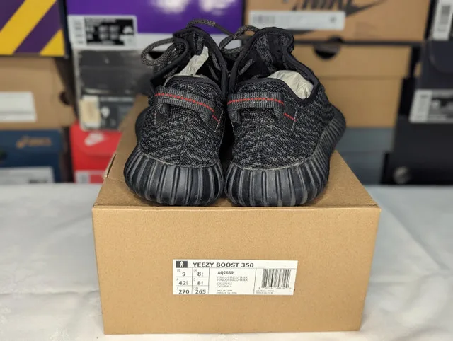 VNDS Adidas "Pirate Black" Yeezy Boost 350 - Size 9 (2015) image indicator(3)