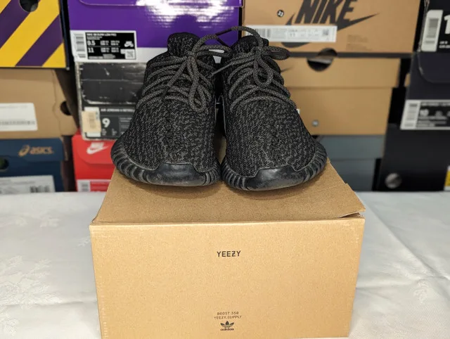 VNDS Adidas "Pirate Black" Yeezy Boost 350 - Size 9 (2015) image indicator(4)