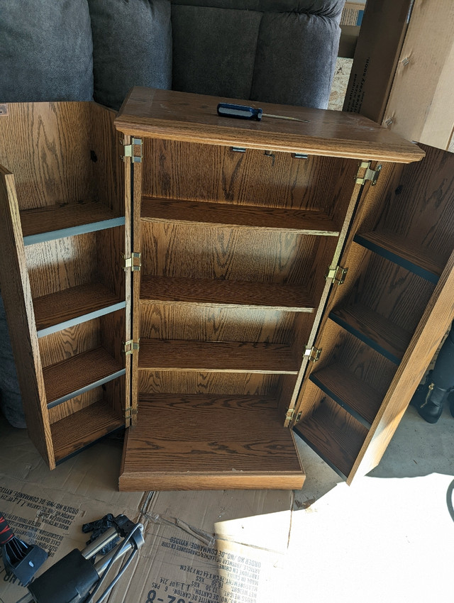 Vintage Storage Cabinet w/ Key - photo 2