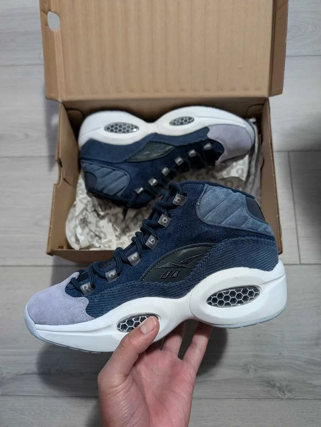 DS Reebok Capsule Wind Chill Question Mid - Size 8 thumbnail