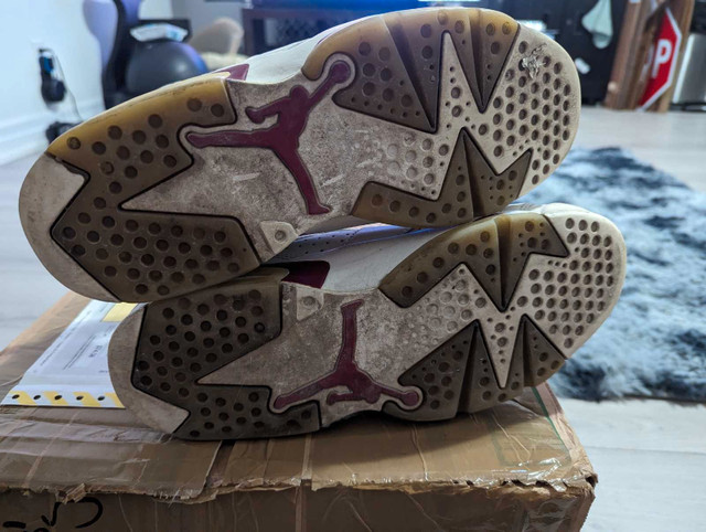 Jordan "Maroon" 6 - Size 9.5 - photo 5