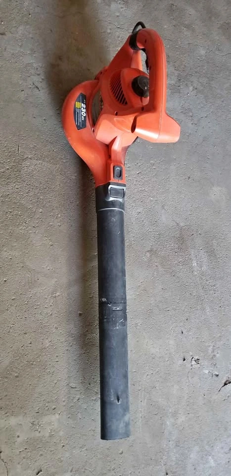 Black & Decker Electric Leaf Blower