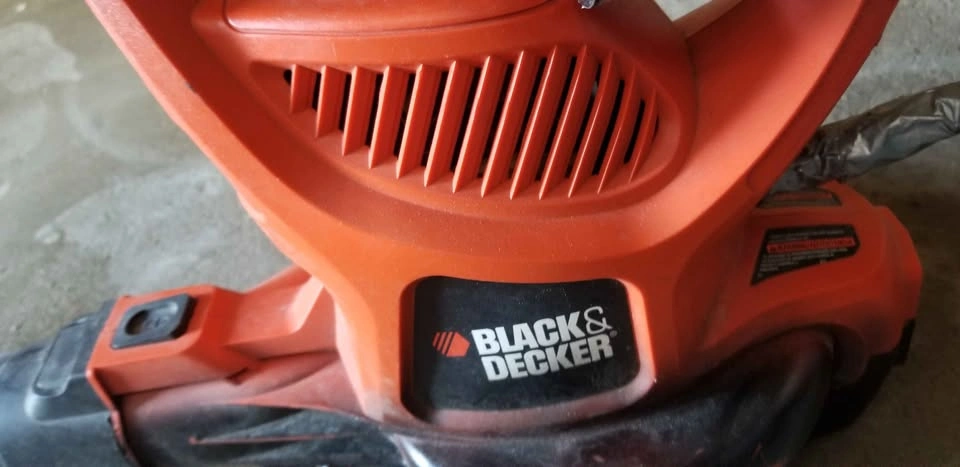 Black & Decker Electric Leaf Blower - photo 2