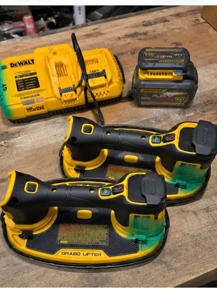 Grabo Lifter Vacuum Suction Cup Set with DeWalt Batteries