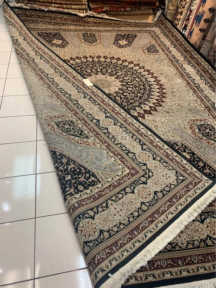 Handmade Area Rug - photo 2
