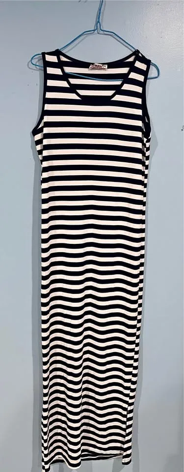 Long Women’s dress thumbnail
