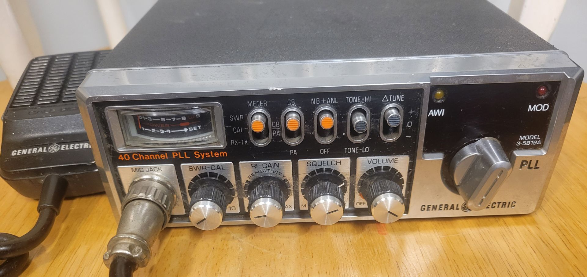 GE General Electric 3-5819A CB Radio 40 Channel Transceiver - photo 2