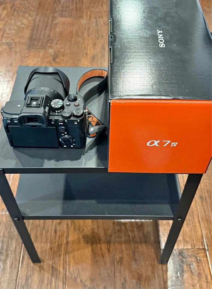 Sony Alpha A7 IV with FE 28-70mm Lens
