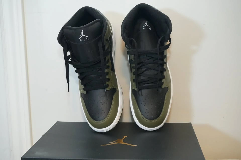 Air Jordan 1 MID - photo 2