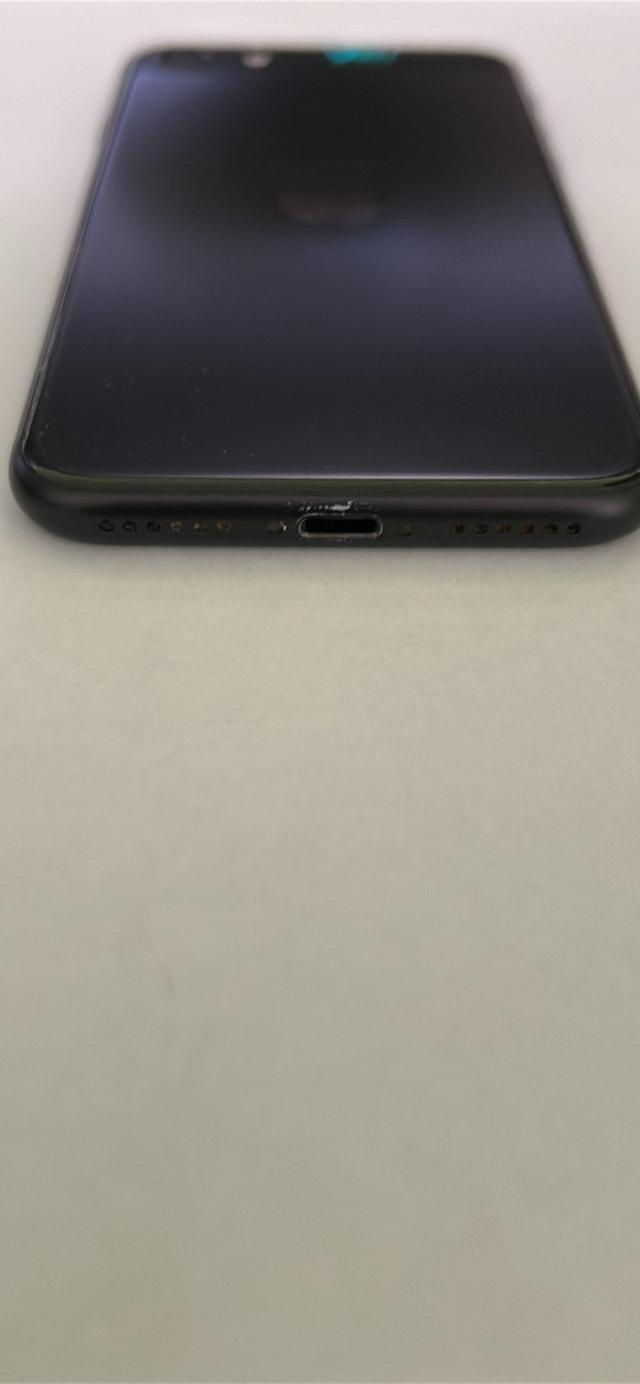 Black iPhone SE 2 64GB - photo 4