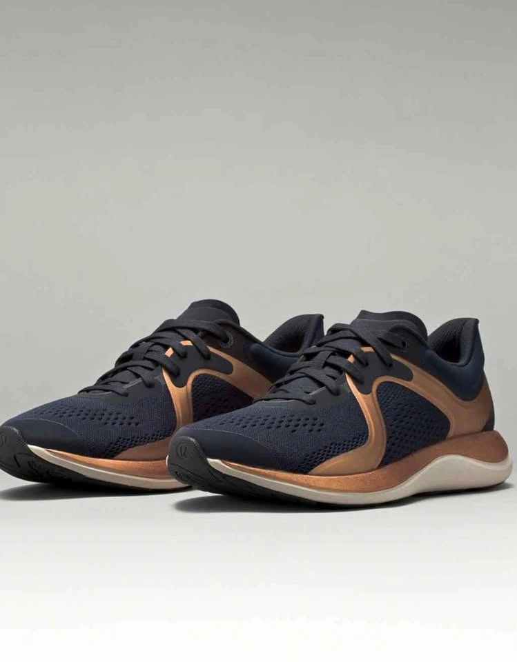 Lululemon Chargefeel low shoes- size 9