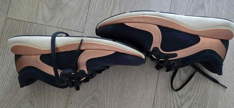 Lululemon Chargefeel low shoes- size 9 - photo 2