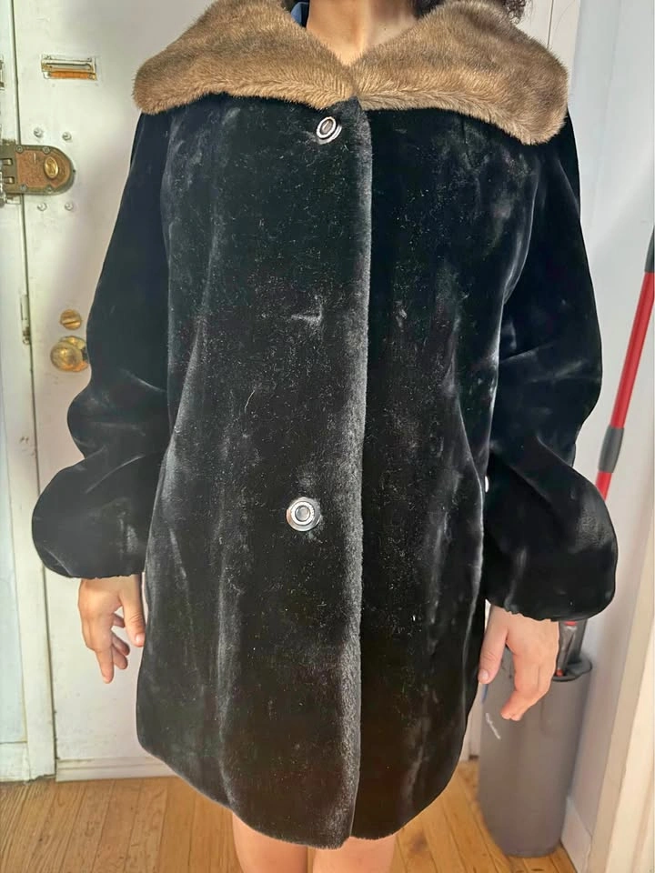 Vintage Borgaza Black Faux Fur Coat with Brown Collar- size 16