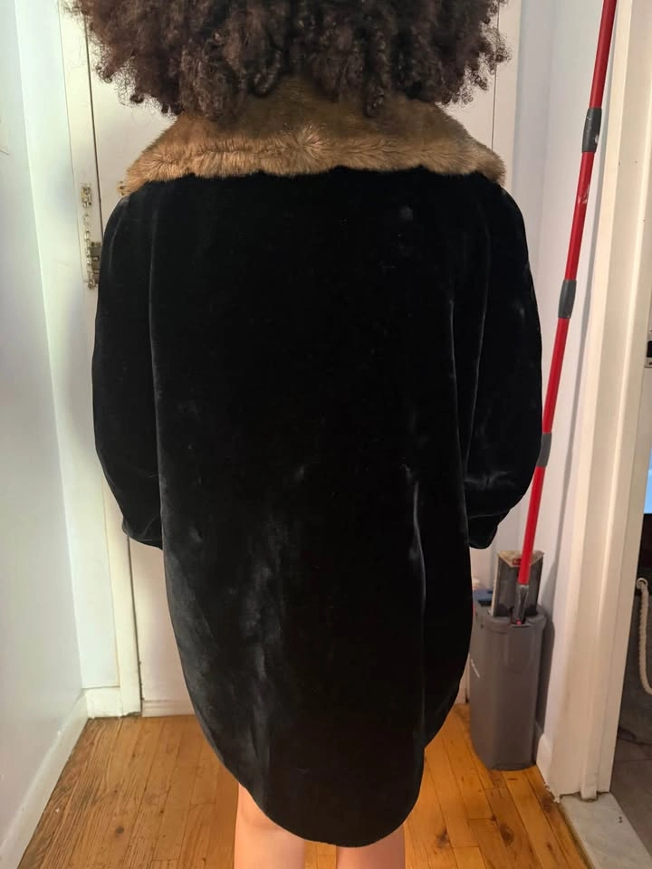 Vintage Borgaza Black Faux Fur Coat with Brown Collar- size 16 - photo 3