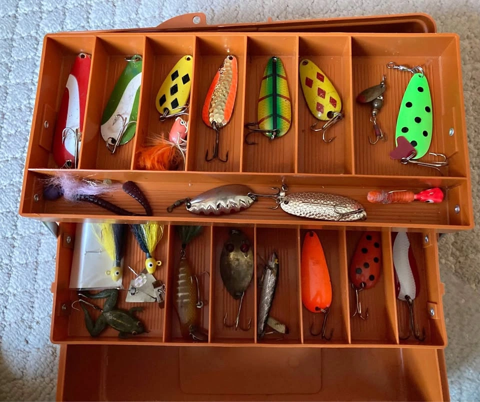 Vintage Tackle Box & Lures Orange Fenwick 1050 Box