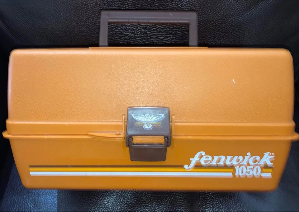 Vintage Tackle Box & Lures Orange Fenwick 1050 Box - photo 2