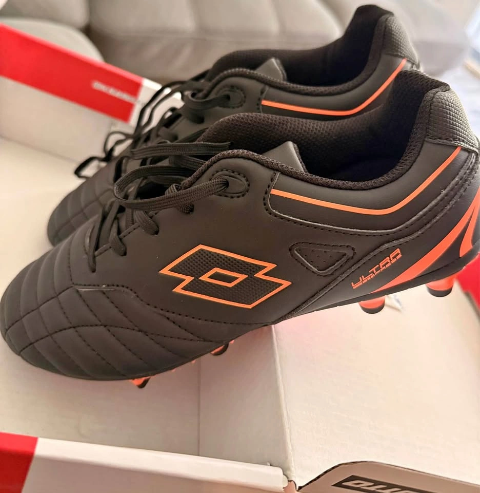 Brand New Lotto Soccer Cleats