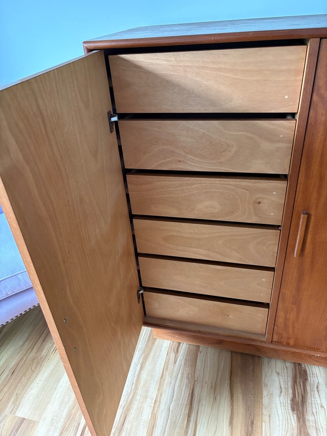 Mid Century Modern Dresser - photo 2
