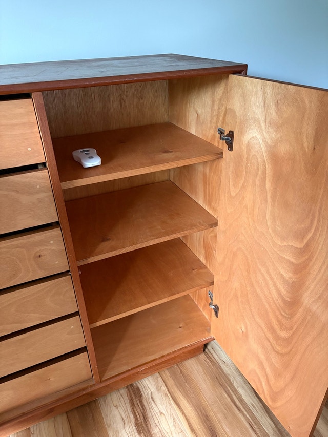 Mid Century Modern Dresser - photo 3
