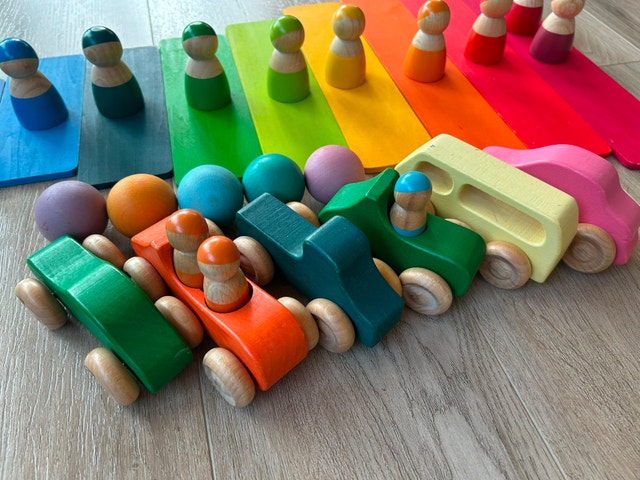 Rainbow Friends and Wooden Cars Set with rainbow plates - photo 2