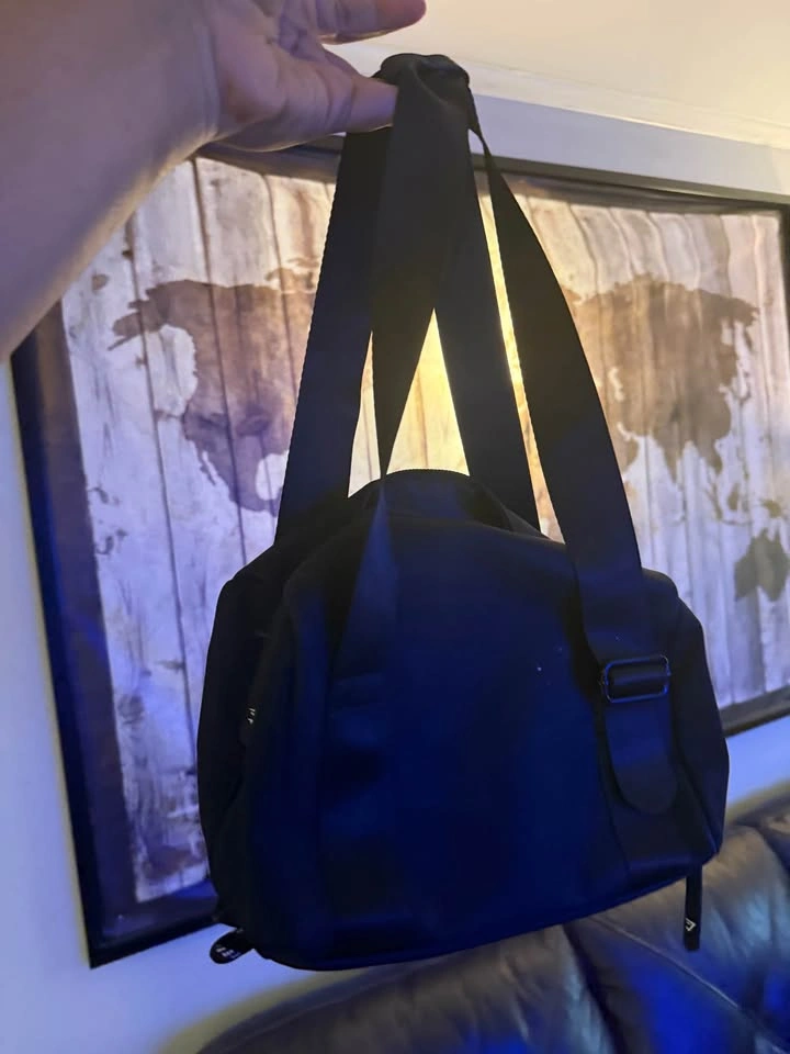 Gym shark bag and bottle - photo 4
