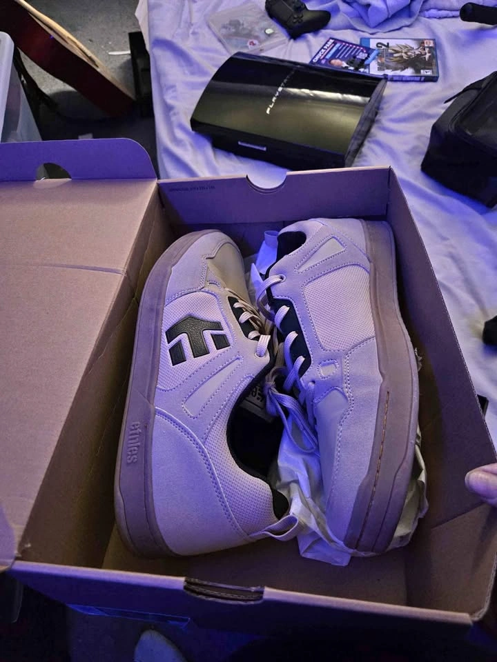 Etnies Ollie Skate Shoes – Size 13 – Excellent Condition