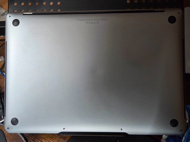 Apple MacBook Pro 15" (2018) A1990 | i7 | 16GB RAM | 256GB SSD - photo 2