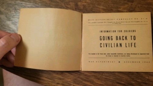 Vtg WWII 1944 War Department Pamphlet 21-4 Civilian Life - photo 2