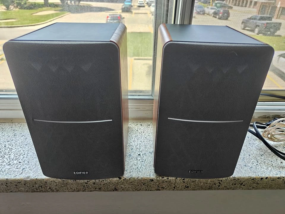 Edifier R1280T Powered Bookshelf Speakers
