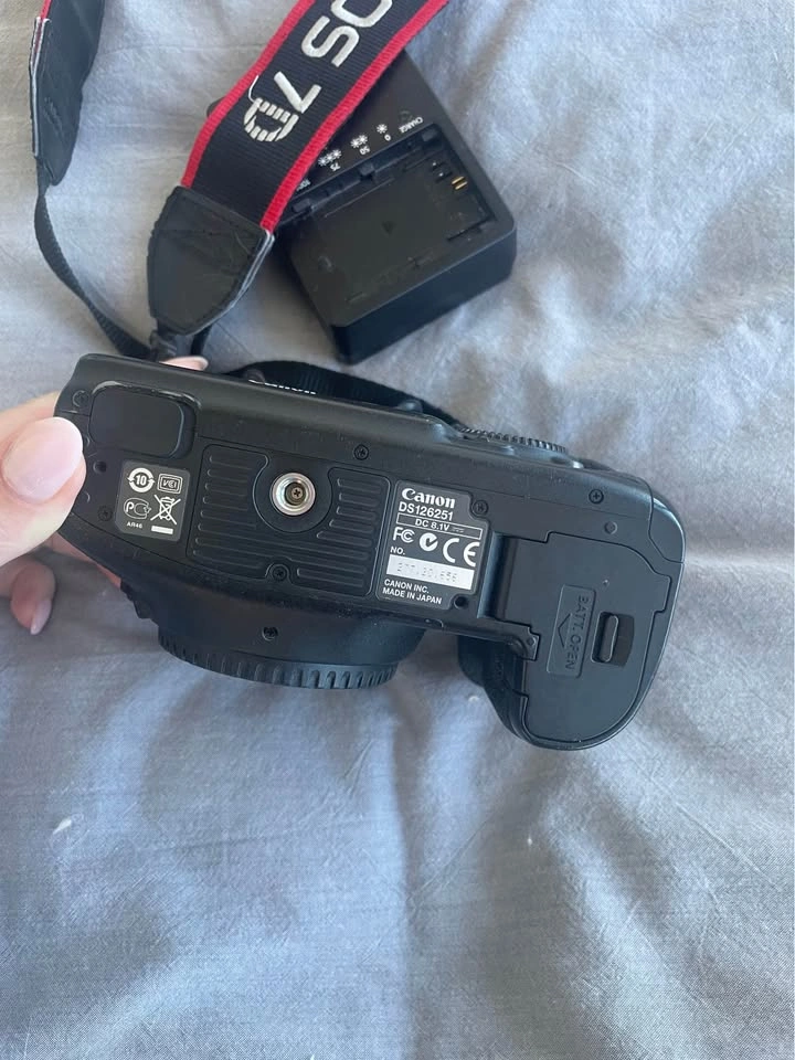 CANON EOS 7D with canon EF-S 18-55mm lens - photo 4