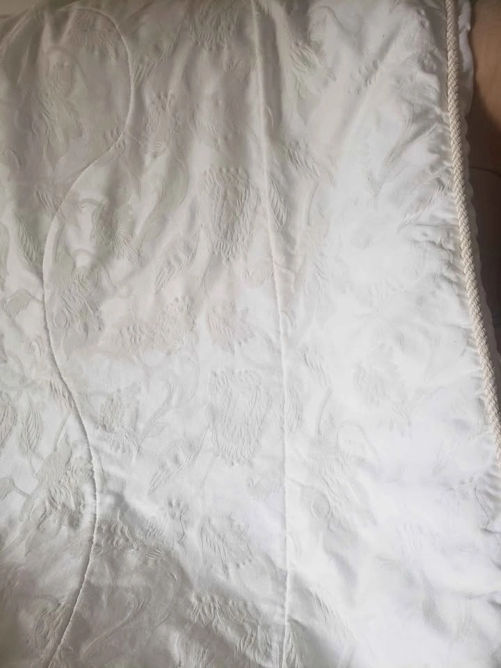 QUILTED BEDSPREAD - photo 2