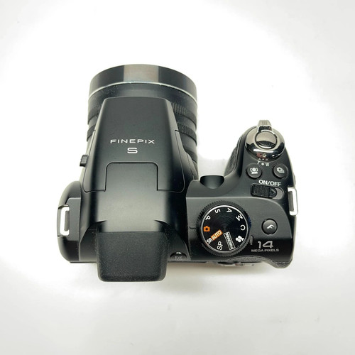 FujiFilm FinePix S4200 Black Digital Camera - photo 2
