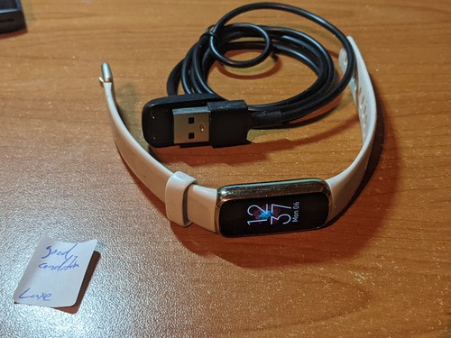 Fitbit Luxe FB422 Fitness Tracking Watch W/CHARGING USB CORD