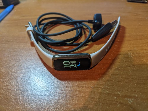 Fitbit Luxe FB422 Fitness Tracking Watch W/CHARGING USB CORD