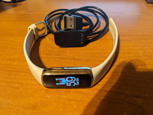 Fitbit Luxe FB422 Fitness Tracking Watch W/CHARGING USB CORD - photo 2