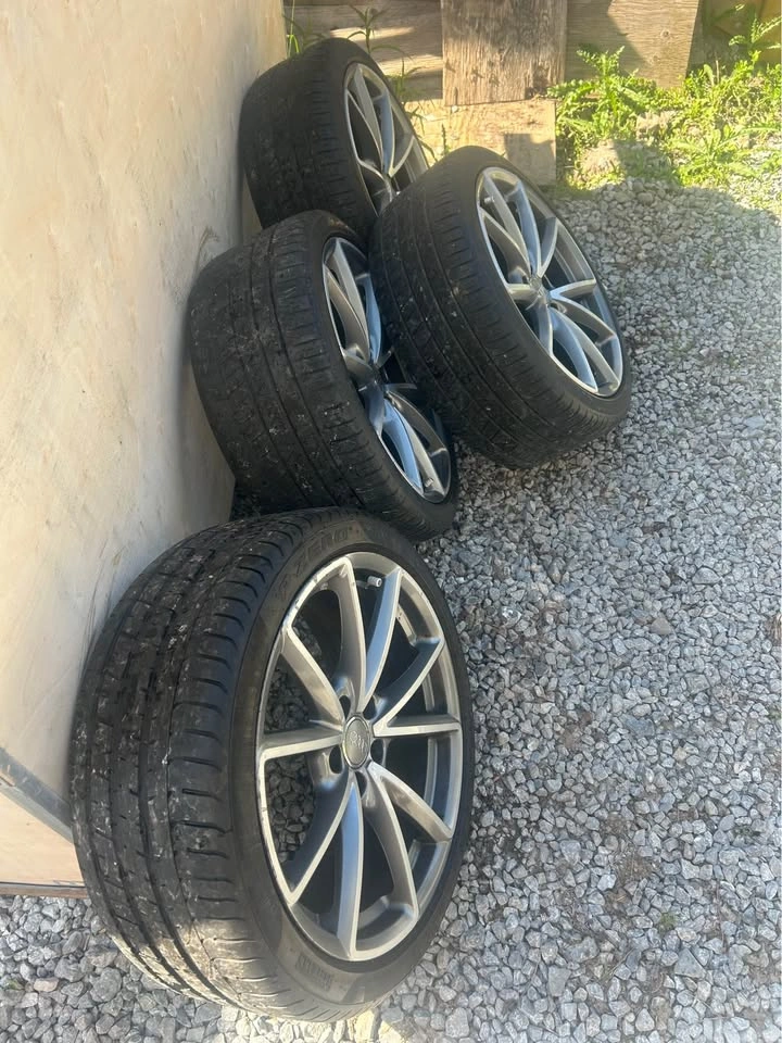 2015 Audi S4 stock rims - photo 2