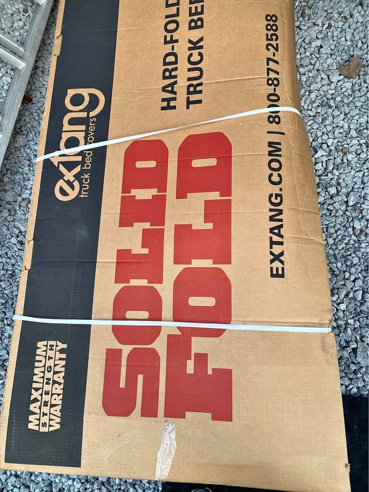 Brand new Ram Extang cover 6’4”
