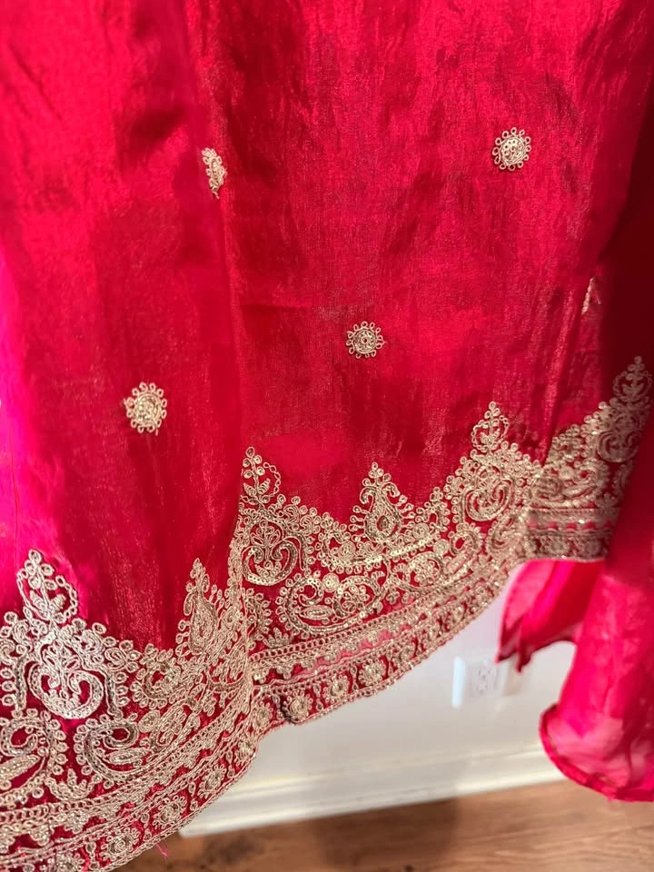 Vibrant Red Embroidered 3-Piece Indian Suit (S/M) - photo 3