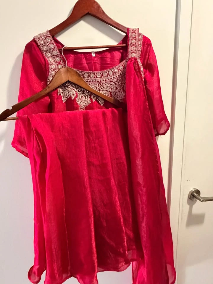 Vibrant Red Embroidered 3-Piece Indian Suit (S/M) - photo 4