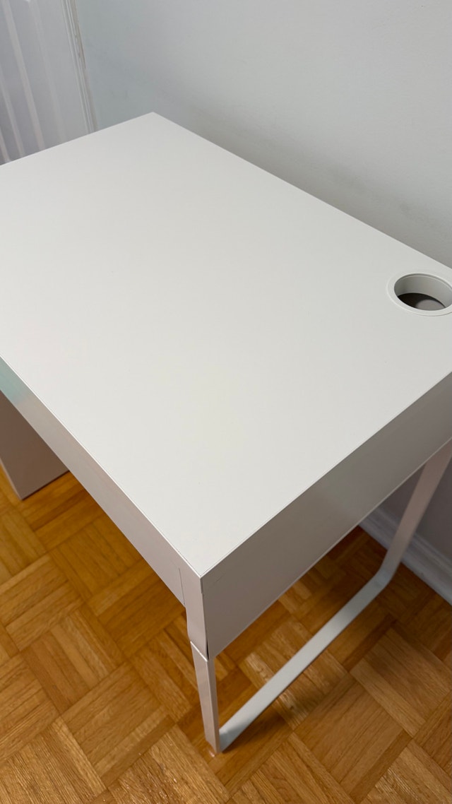 IKEA MICKE Desk - photo 3