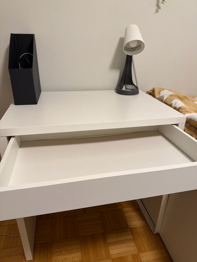 IKEA white desk - photo 3