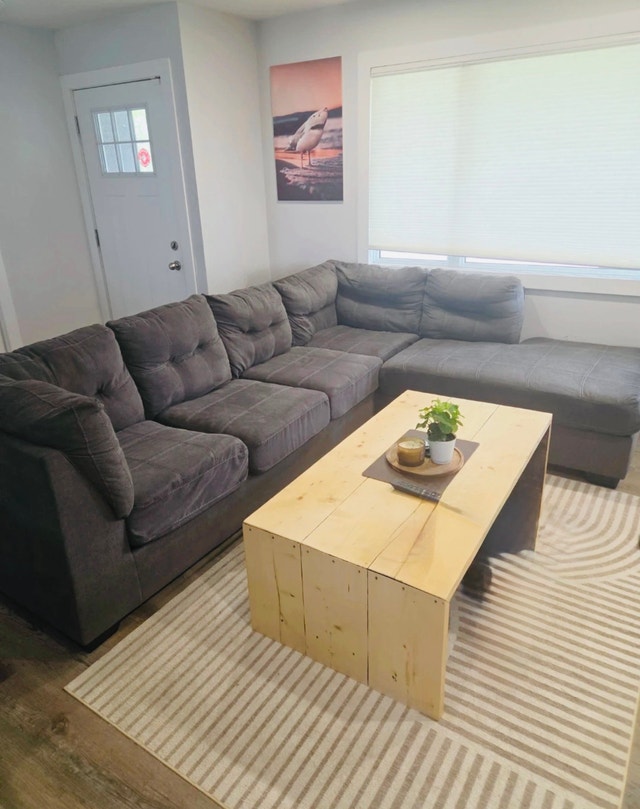 Large Clean Sectional Couch! (Free drop)