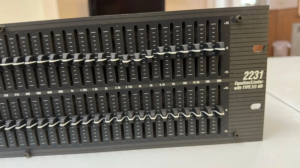 DBX 2231 Graphic Equalizer - photo 3