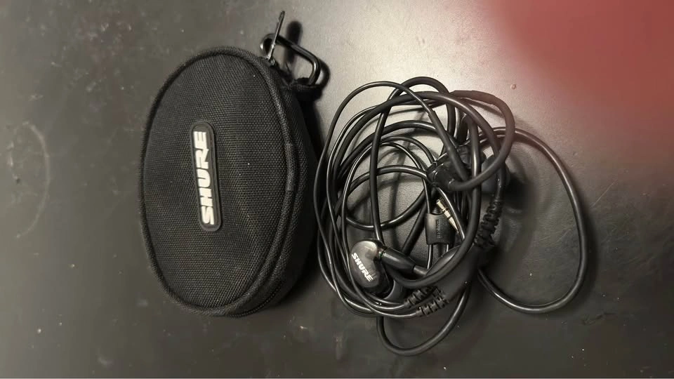 Shure SE215 Sound Isolating Earphones - photo 2